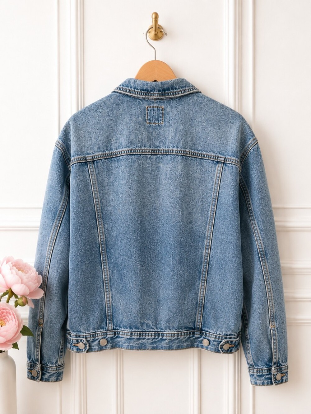 American Eagle Distressed Denim Jean Jacket Light Wash Size XS Oversized - Picture 7 of 11
